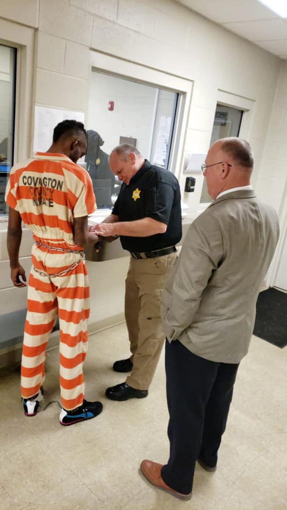 Covington County deputies return from Texas with final escaped inmate