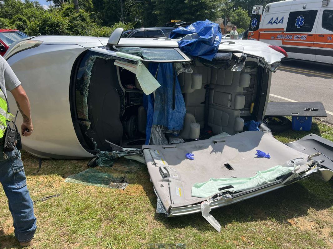 2 injured in Forrest County rollover Sunday morning - Vimarsana News